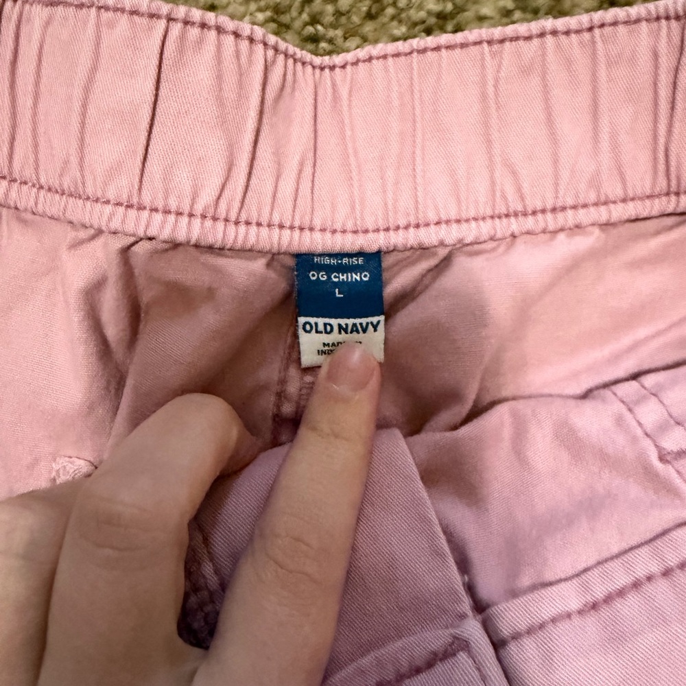 Old Navy Women's High-Waisted OG Chino Shorts -- 3.5-inch inseam SIZE L - Picture 2 of 3